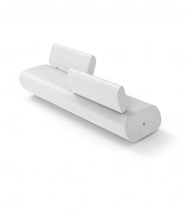 Eine moderne, minimalistische weiße Skulptur mit abgerundeten Formen und zwei kleineren, erhöhten Elementen auf der Oberseite.