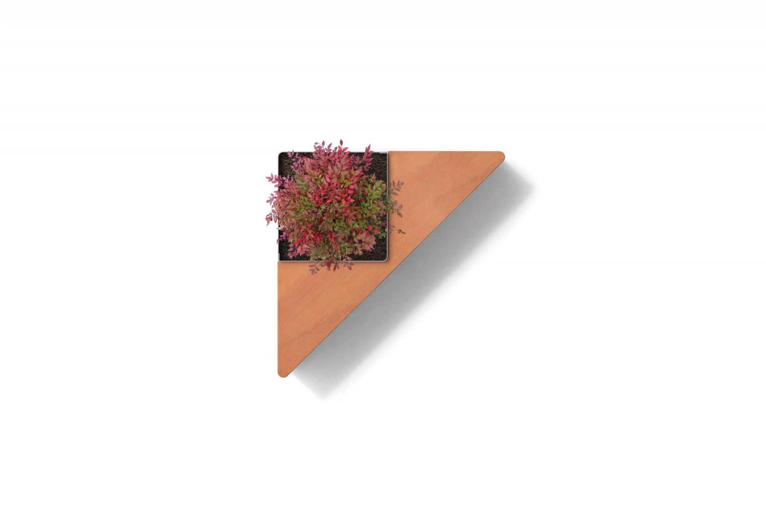 Alt-Text: Dreieckiger Pflanzbehälter aus Holz mit einer bunten Pflanze in schwarzem Blumenerde.